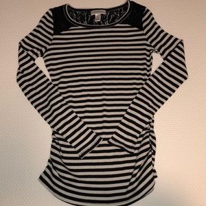 Women’s maternity shirt